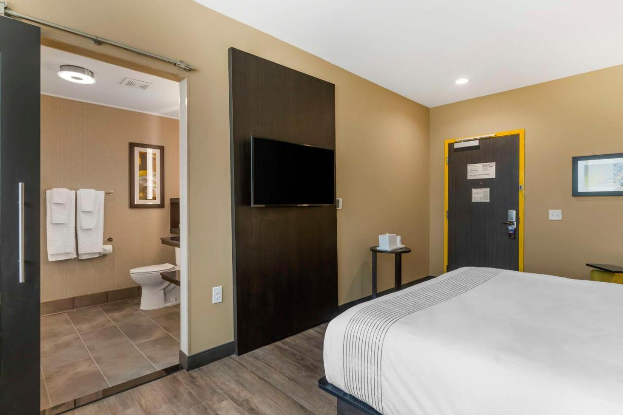 Glo Best Western Pooler - Savannah Airport Hotel 외부 사진